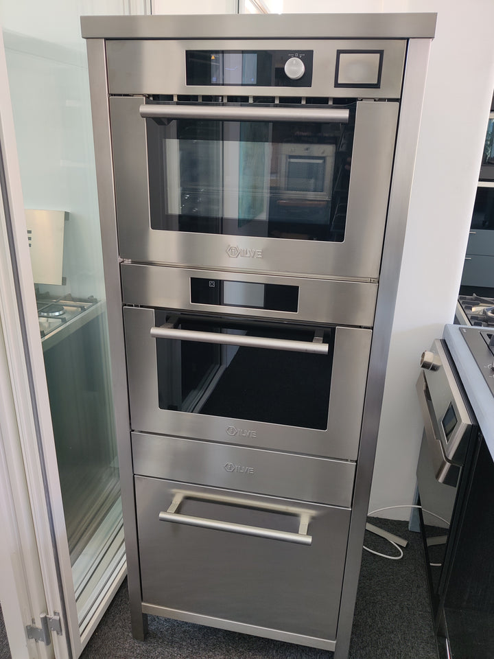 ILVE Star Chef Professional Plus frittstående kokesøyle i rustfritt stål med 645SLHSW Ultra Combi Ovn, BC645SLTC Blast Chiller, VM615SL Vakuumboks og Oppbevaringsboks 